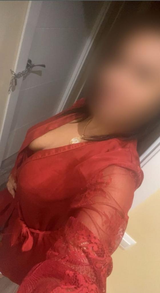 674988671: Chica busca chico en Madrid