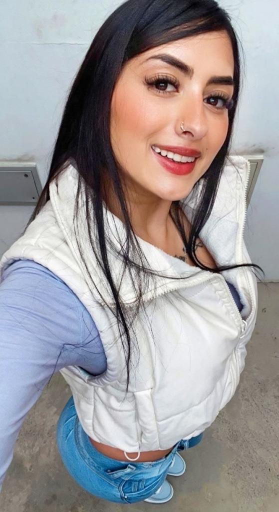631799932: Chica busca chico en Cantabria