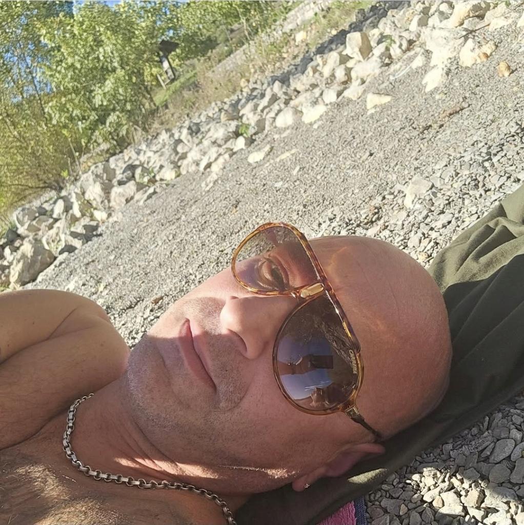 633381766: Chica busca chico en Álava