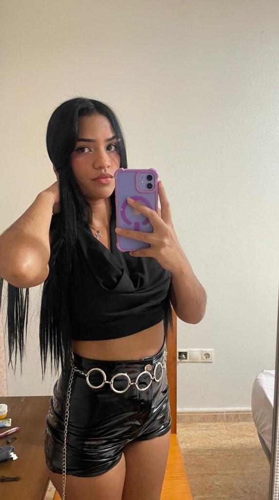 Chica busca chico en Alicante: Chica busca chico