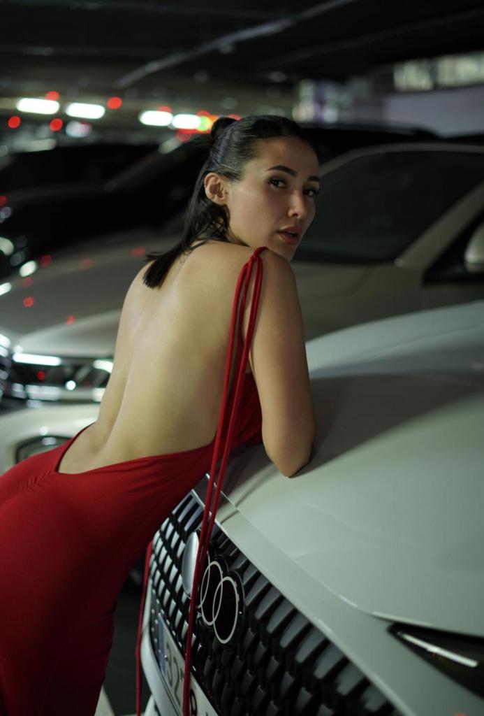 674758541: Chica busca chico en Mallorca