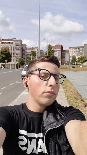 653748731: Chico busca chica en Pontevedra