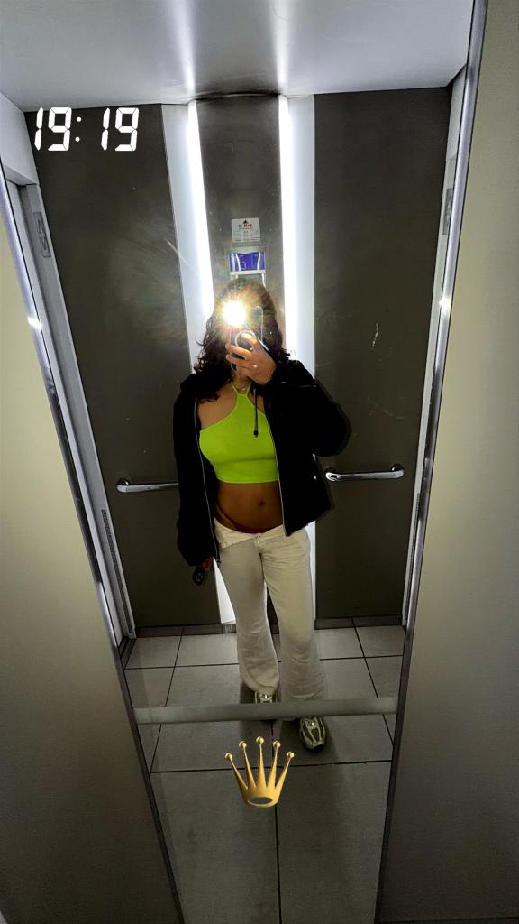 613390530: Chica busca chico en Barcelona