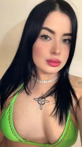 661121893: Chica busca chico en Sevilla