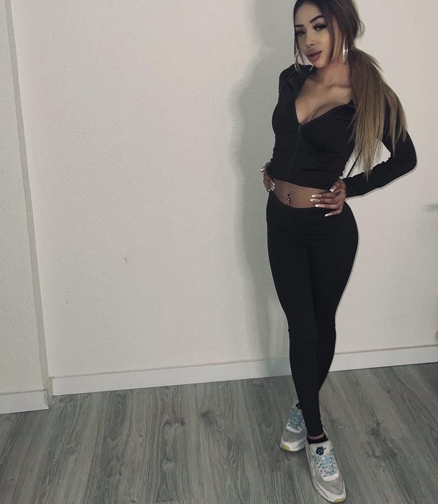 Chica busca chico en Almería: 