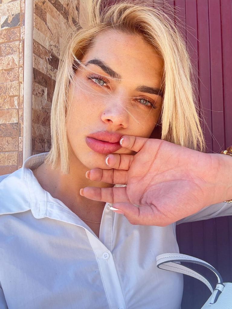 607212118: Travesti en Cádiz