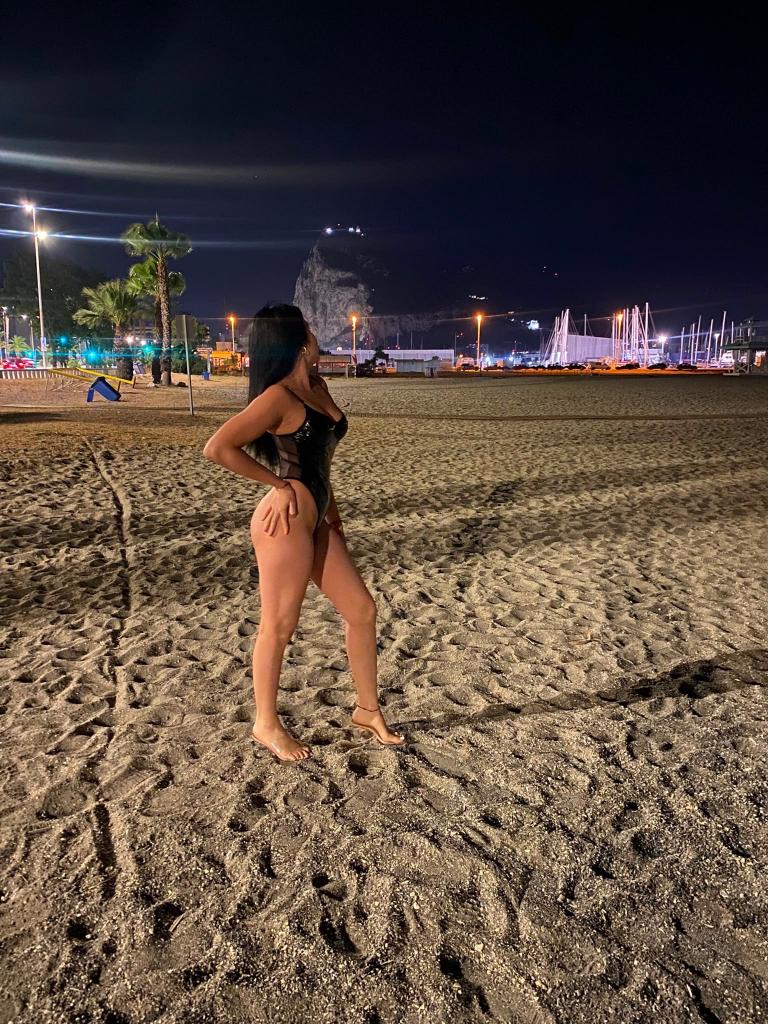 Chica busca chico en Cádiz: 