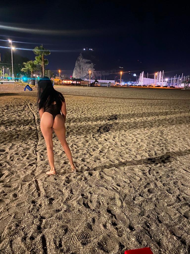 613855673: Chica busca chico en Cádiz