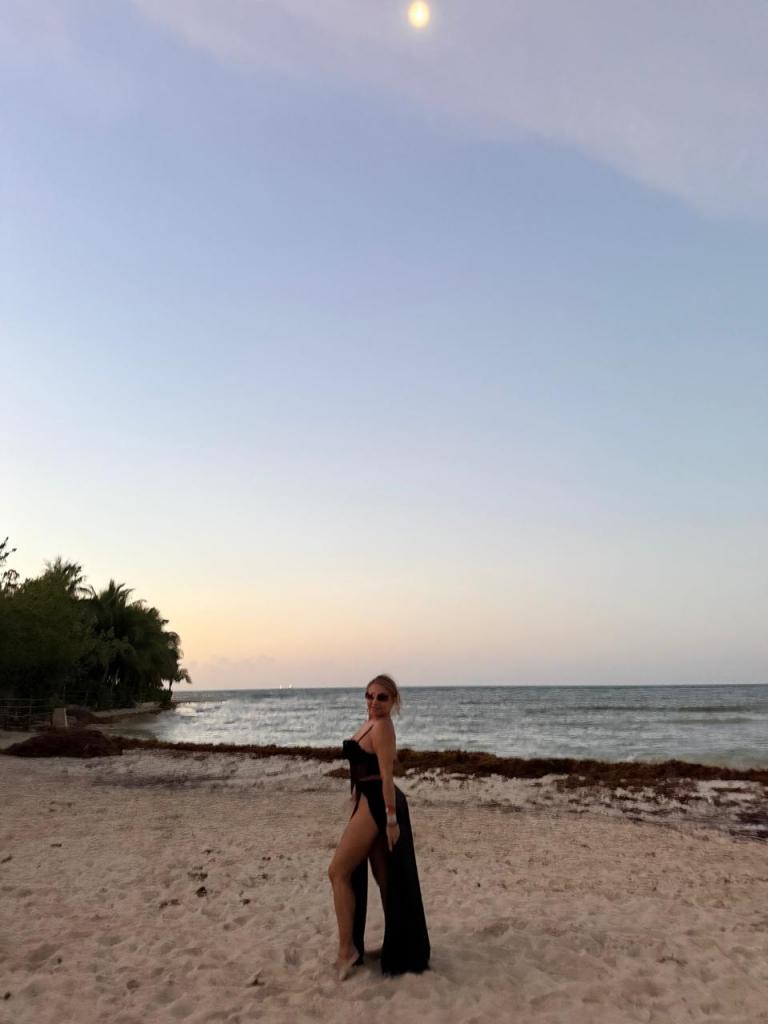 603526875: Chica busca chico en Ibiza