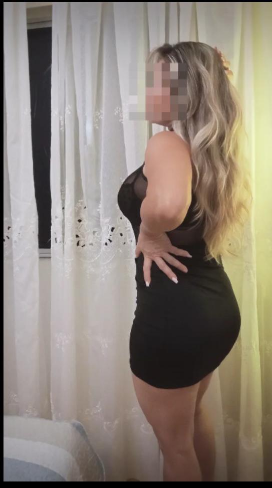 643440676: Chica busca chico en La Coruña