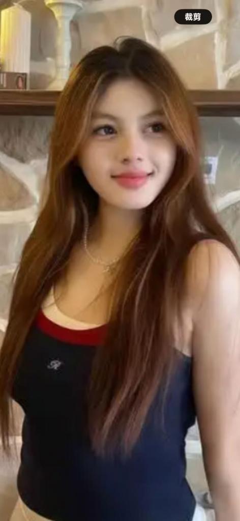 672699129: Chica busca chico en Barcelona