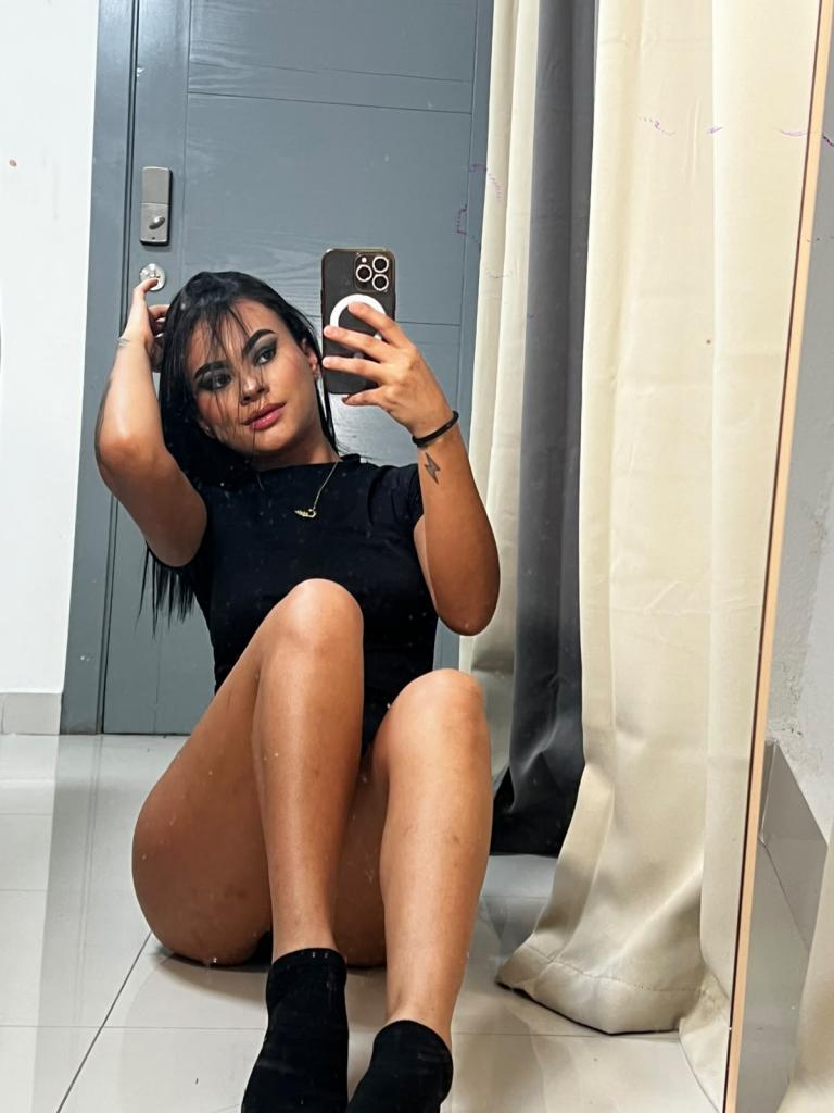 Chica busca chico en Cádiz: 