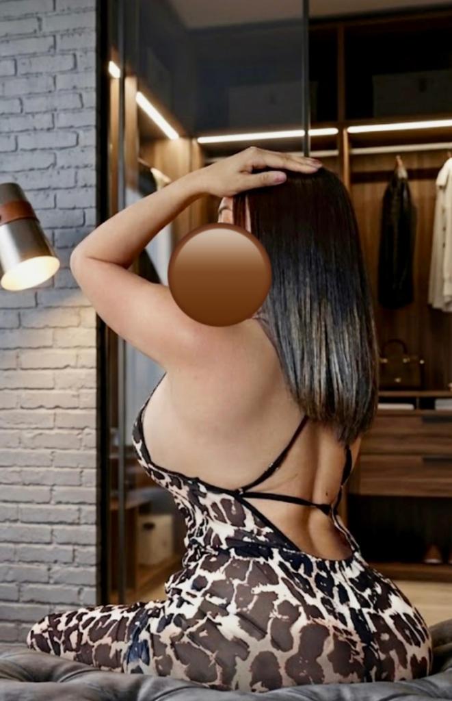 642958351: Chica busca chico en Pontevedra