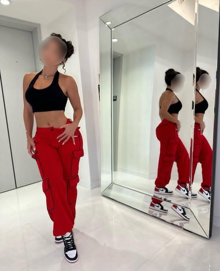 638953569: Chica busca chico en Barcelona