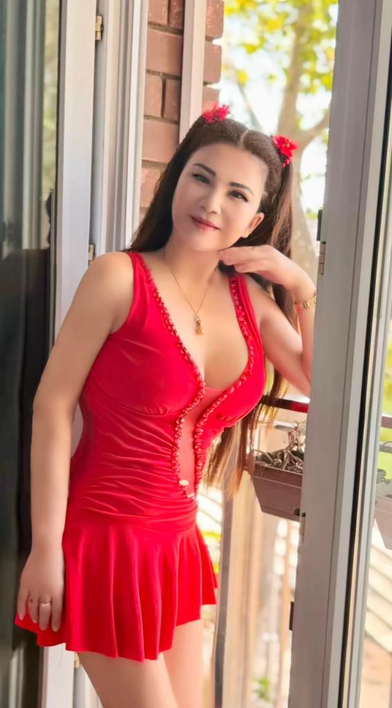 663431635: Chica busca chico en Barcelona