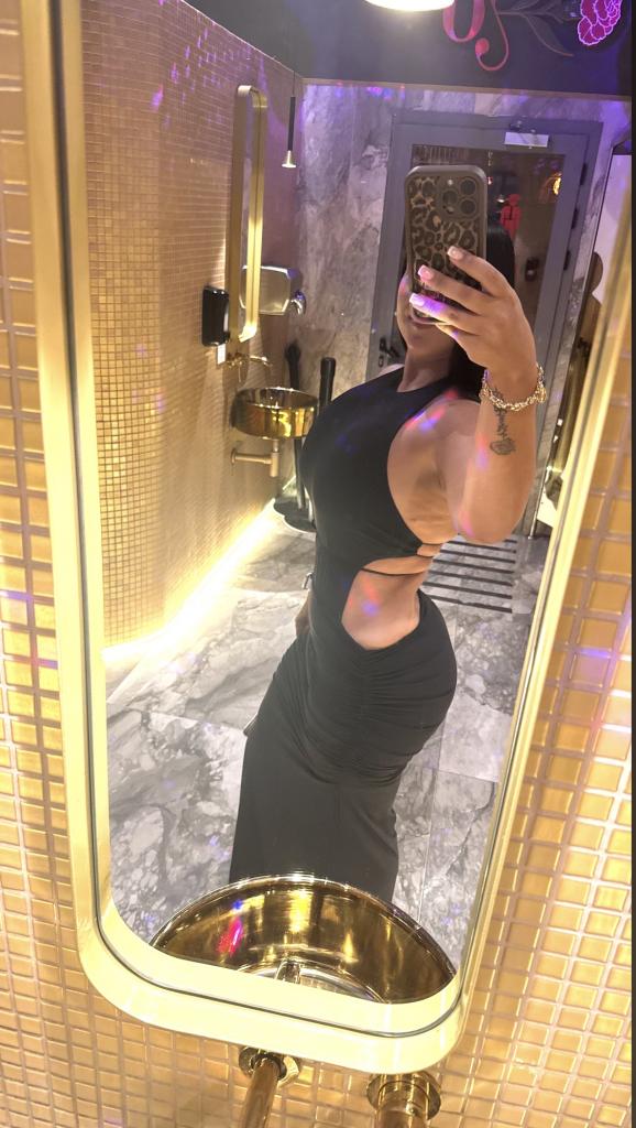 614522893: Chica busca chico en Sevilla