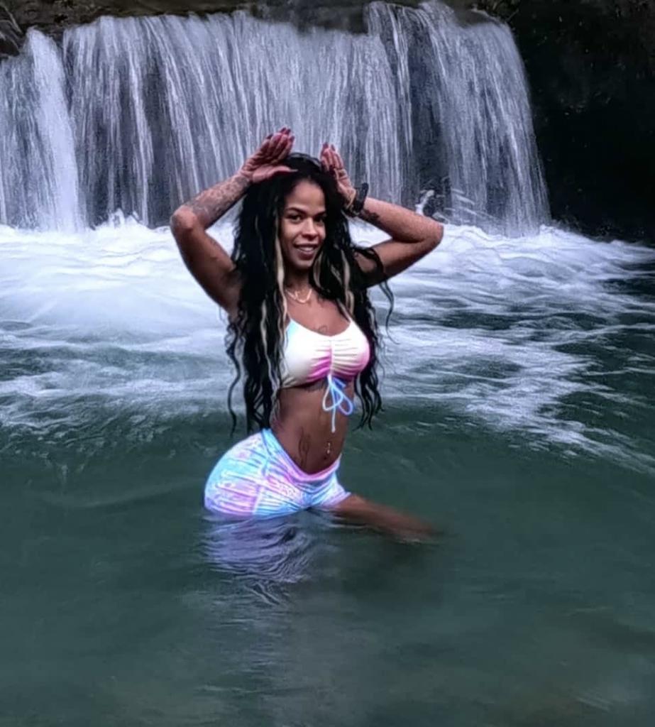 Chica busca chico en Granada: 