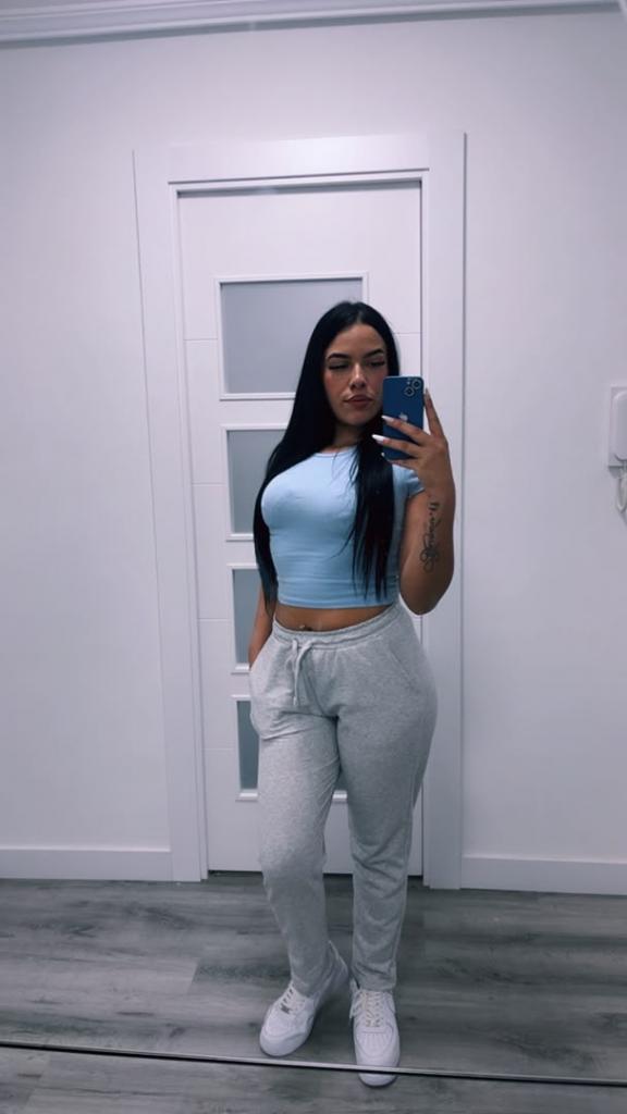 651628609: Chica busca chico en La Coruña