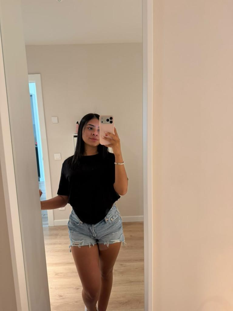 743086266: Chica busca chico en Tarragona