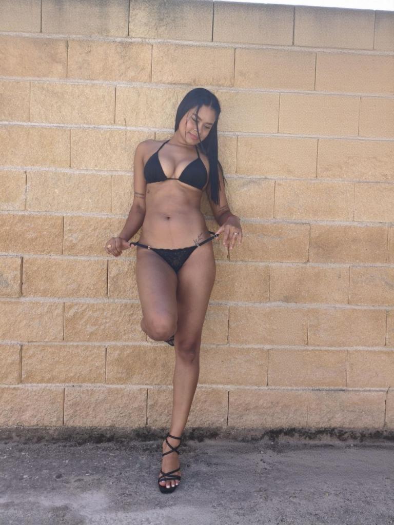 664874220: Chica busca chico en Madrid