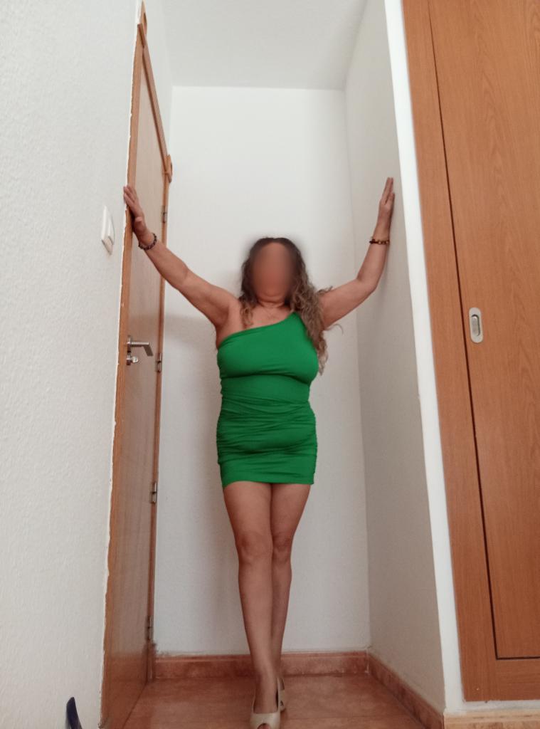 695725686: Chica busca chico en Murcia