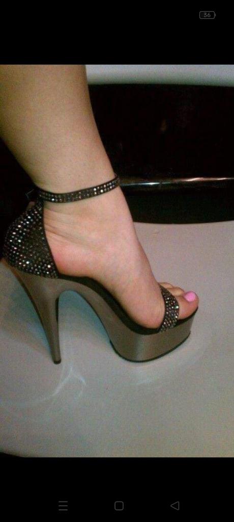 663376024: Chica busca chico en Huesca