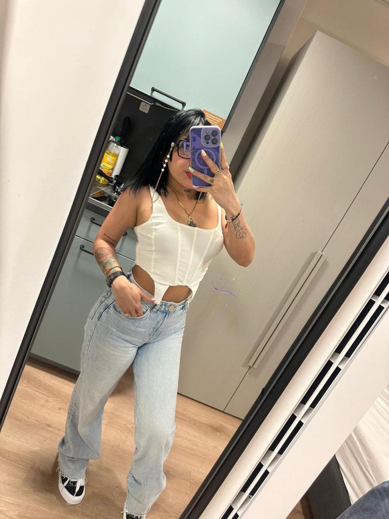 677536401: Chica busca chico en Madrid