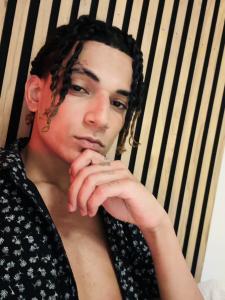 603745113: Chico busca chica en Alicante