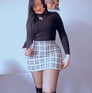 631226186: Chica busca chico en Gerona