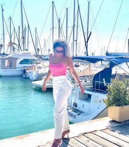 613561886: Chica busca chico en Málaga