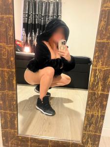 613758554: Chica busca chico en Barcelona