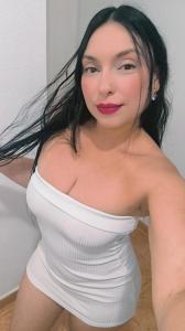 613830783: Chica busca chico en Gerona
