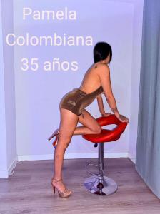 699802432: Chica busca chico en Madrid