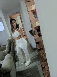 742004484: Chica busca chico en Gerona