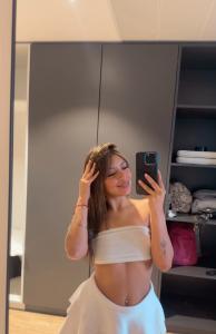 647315397: Chica busca chico en Madrid