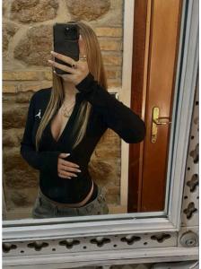 631672295: Chica busca chico en Mallorca