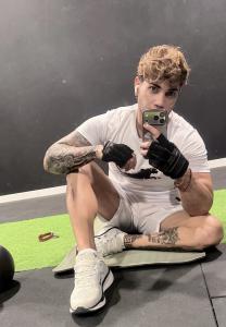 637388716: Chico busca chica en Barcelona