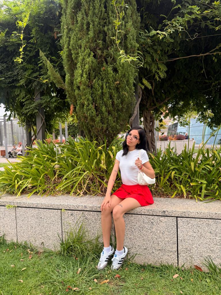 613786480: Chica busca chico en La Coruña