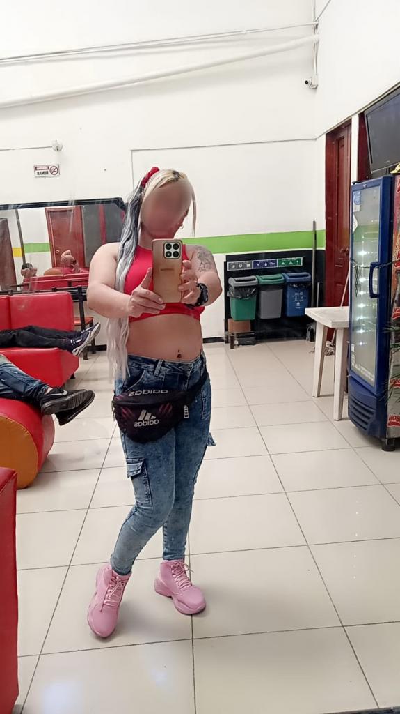 643425671: Chica busca chico en Sevilla