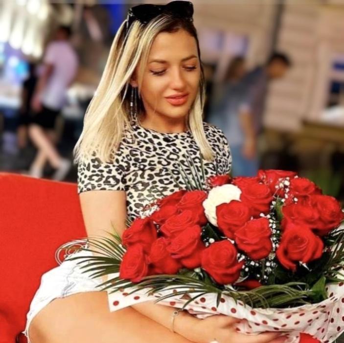 Chica busca chico en Ibiza: 