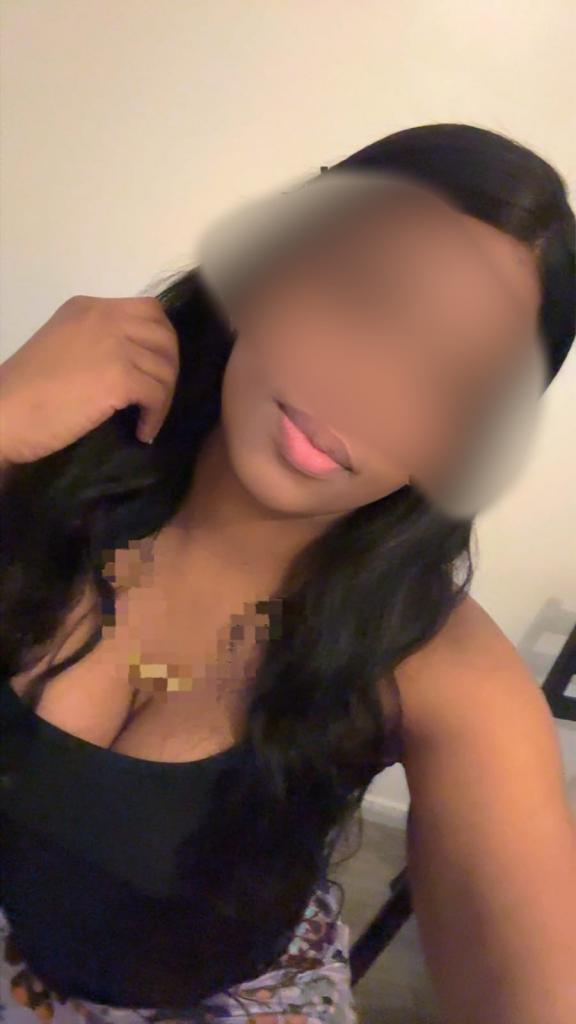 Chica busca chico en Alicante: Chica busca chico