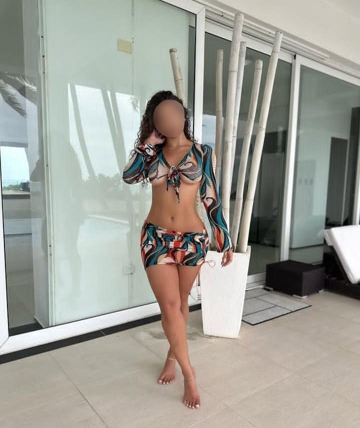 638953569: Chica busca chico en Barcelona