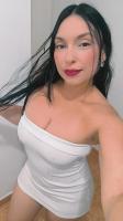 613830783: Chica busca chico en Gerona