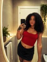 647315397: Chica busca chico en Madrid