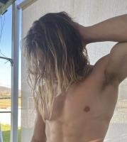 641035300: Chico busca chica en La Coruña